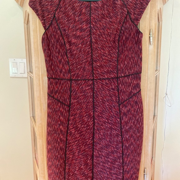 Burgundy work evening dress - Picture 2 of 3